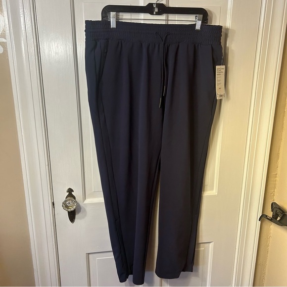 Athleta Navy Blue Metropolis Straight Leg Pant. - Picture 1 of 9